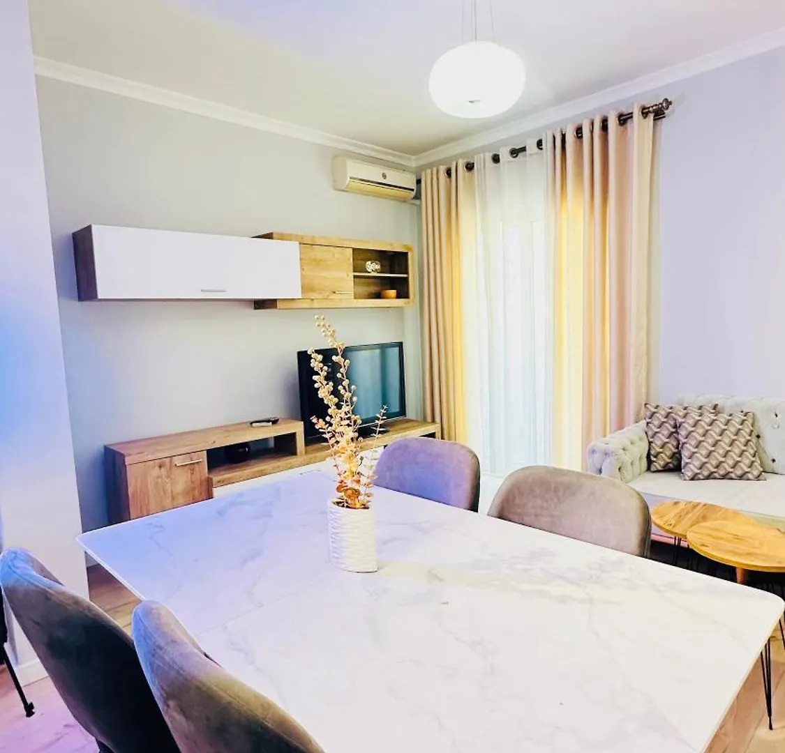 Blloku Luxury 2 Bedroom Apartment Tirana