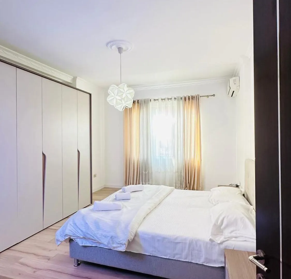 Blloku Luxury 2 Bedroom Apartment Tirana