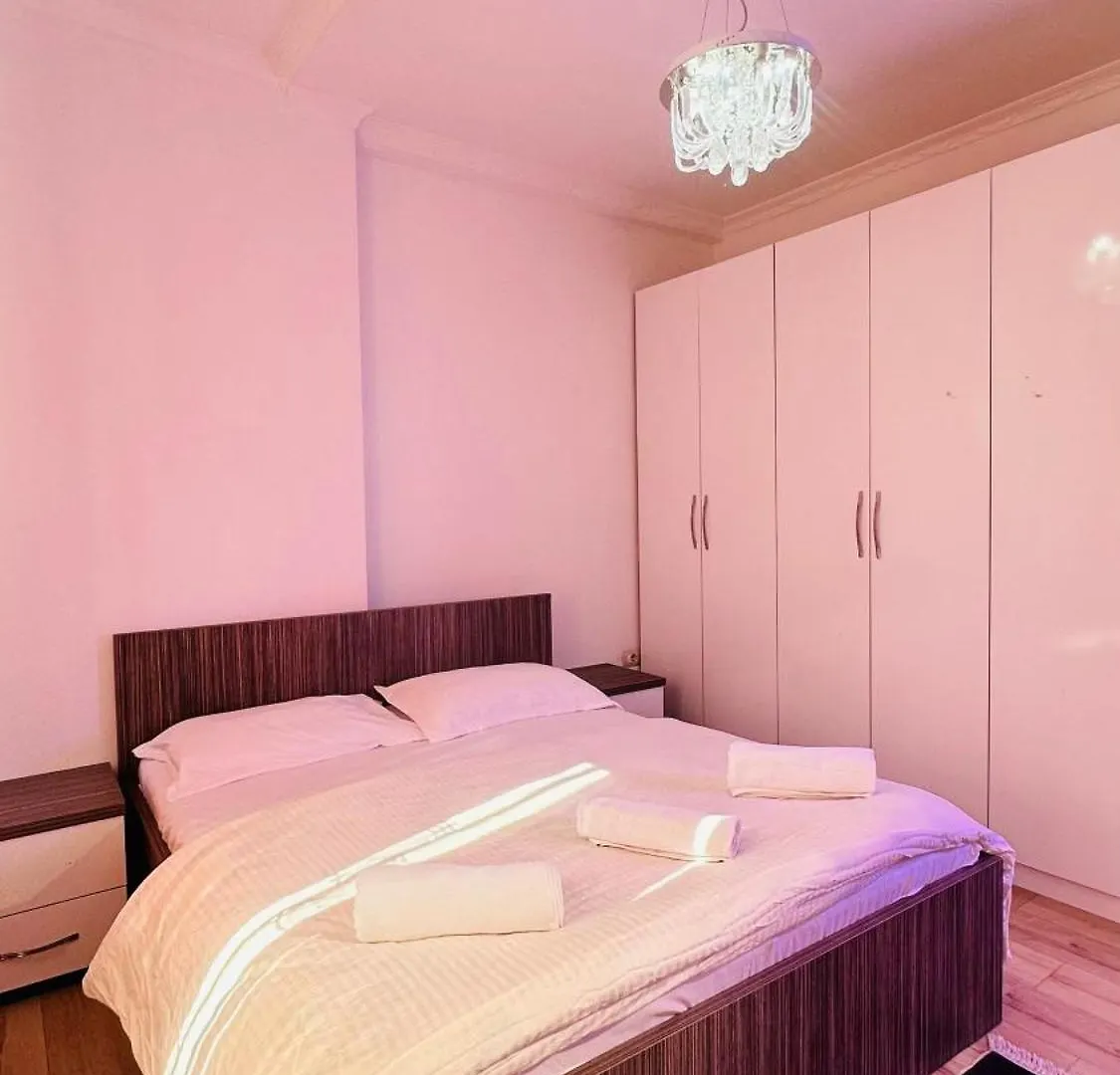 Blloku Luxury 2 Bedroom Apartment Tirana