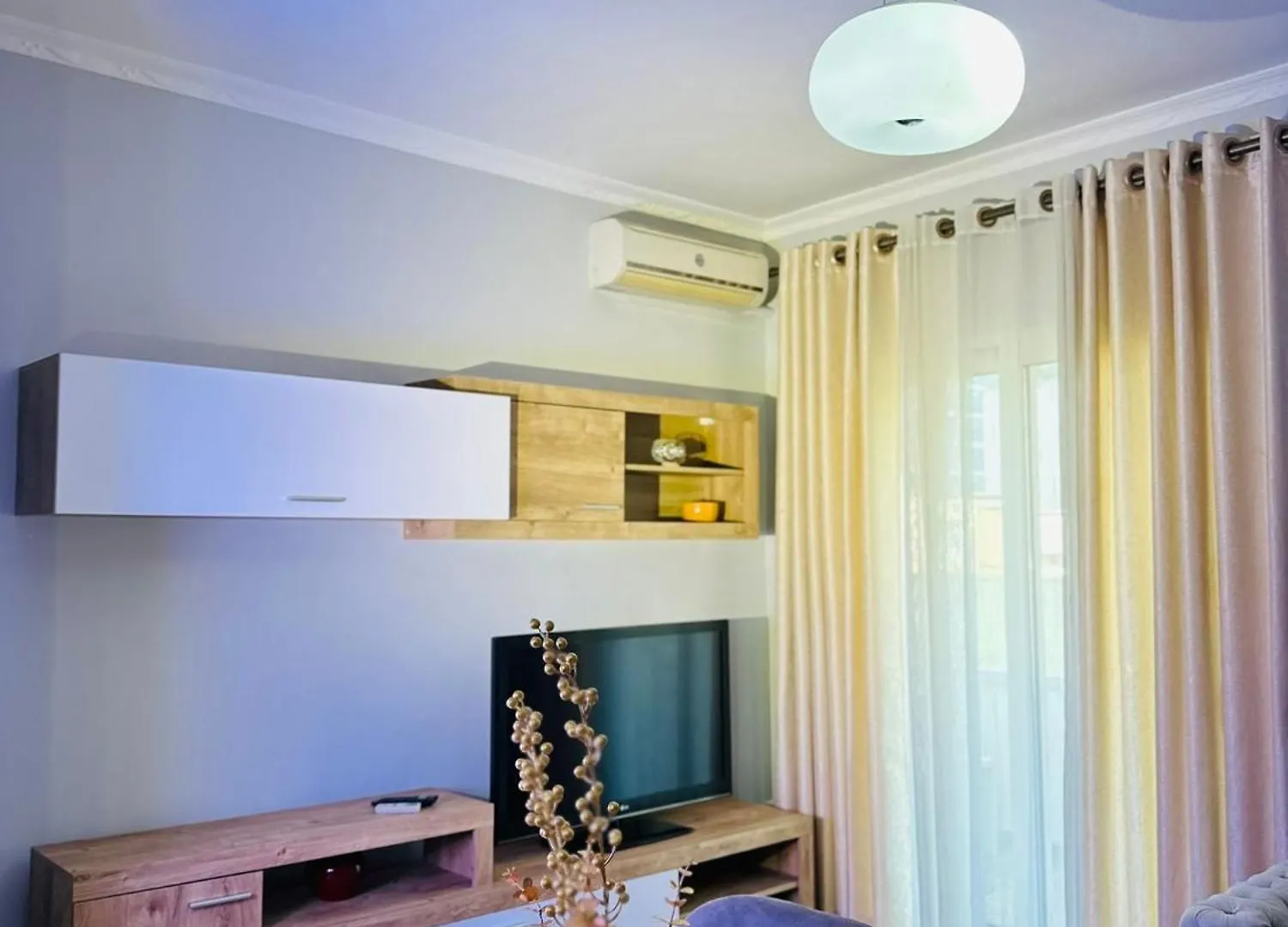 Blloku Luxury 2 Bedroom Apartment Tirana